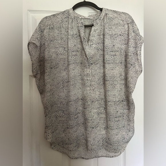 Violet & Claire Tops - Violet & Claire Black and White Patterned Blouse